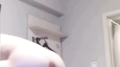 风骚教师兼职卖肉反差感拉满_酒店身穿制服遭金主爆操中出_安徽职业学院熟女老师刘庆玲性爱视频流出